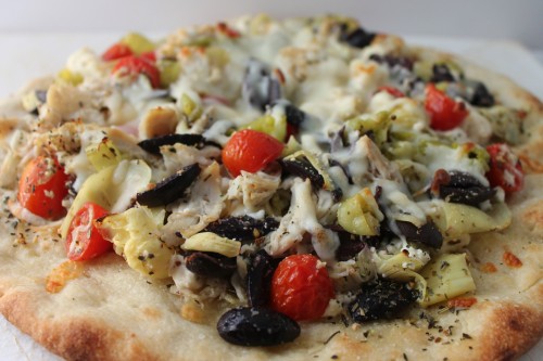 greek chicken pizza #sundaysupper @casadecrews