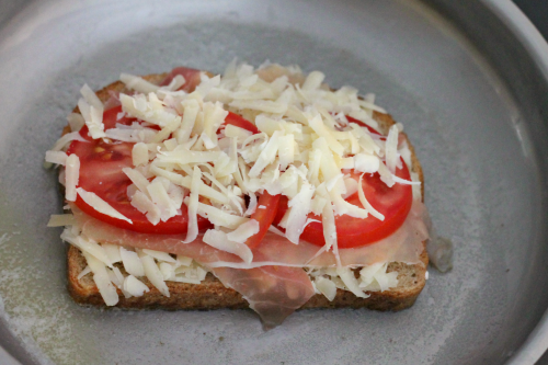 Tomato, Prosciutto and Gruyère Grilled Cheese for #SundaySupper