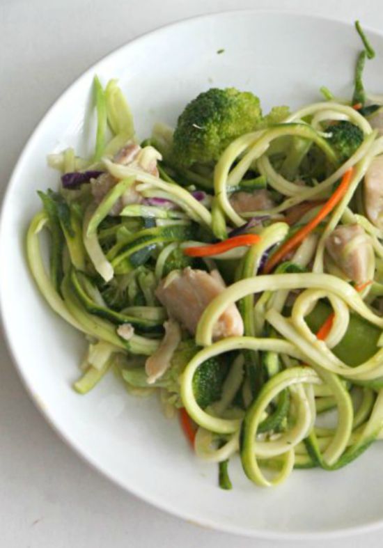 Chicken Zoodle Lo Mein  for #SundaySupper- lightened up Chinese food with zucchini noodles 