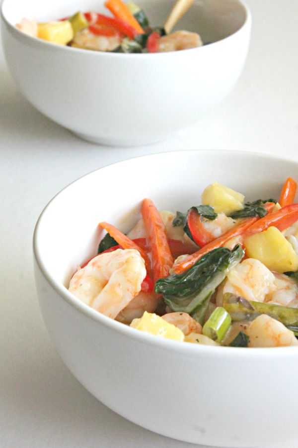 Tropical Shrimp Stir Fry - Ditch the take-out, and make this lightened up stir-fry with a tropical twist (whole 30, paleo, low carb)!