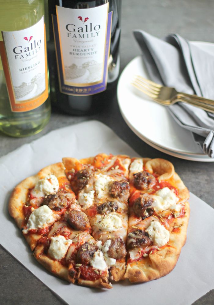 Sausage and Ricotta Naan Pizza for #SundaySupper #GalloFamily