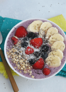 Mixed Berry Smoothie Bowl with Greek Yogurt