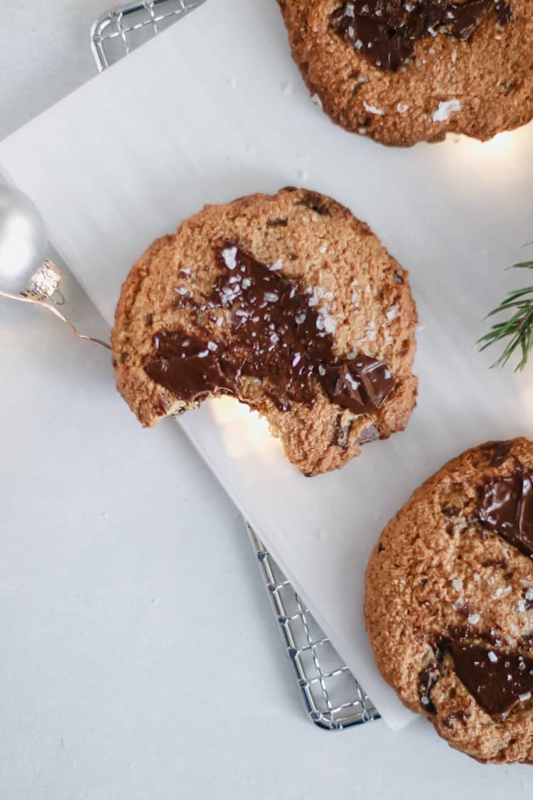 almond flour chocolate chunk cookies