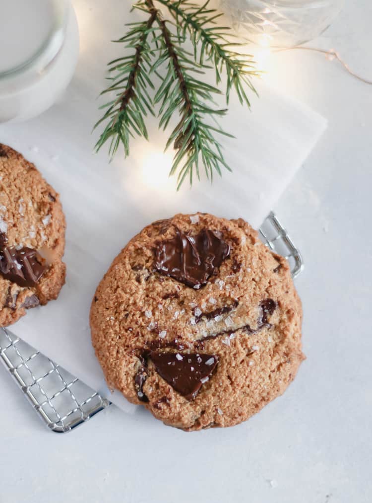 almond flour chocolate chunk cookies