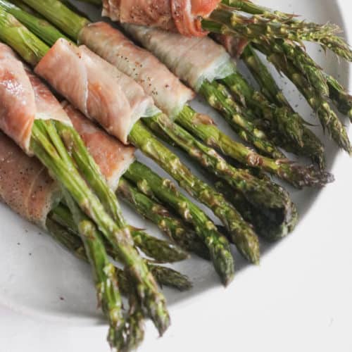 prosciutto wrapped asparagus made in the air fryer Casa de Crews