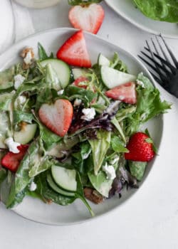 strawberry spring mix salad