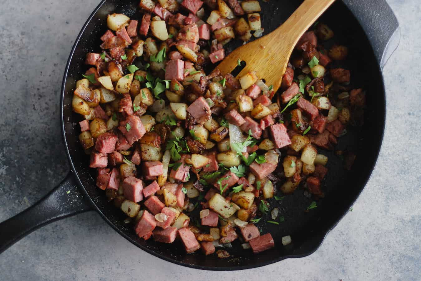 How to make corned beef hash in a skillet